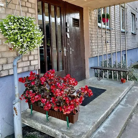 Cozy In With Free Parking