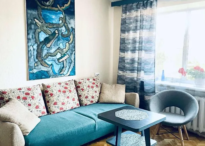 Cozy In With Free Parking *